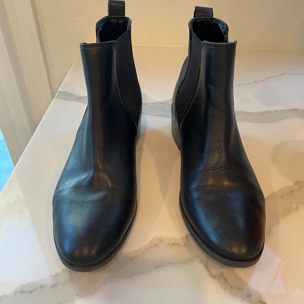 Black Steve Madden booties